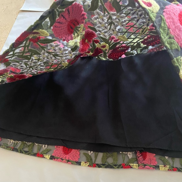 Lucy Paris folk art floral embroidered layered tulle mini skirt fairy event NWT - Picture 3 of 6